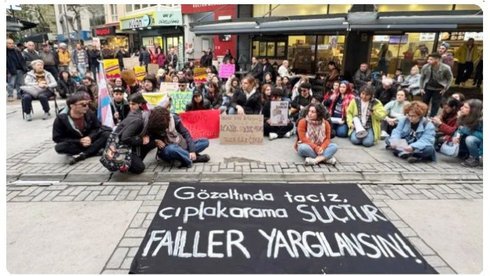 İzmir’de Kadınlardan Gözaltı Protestosu